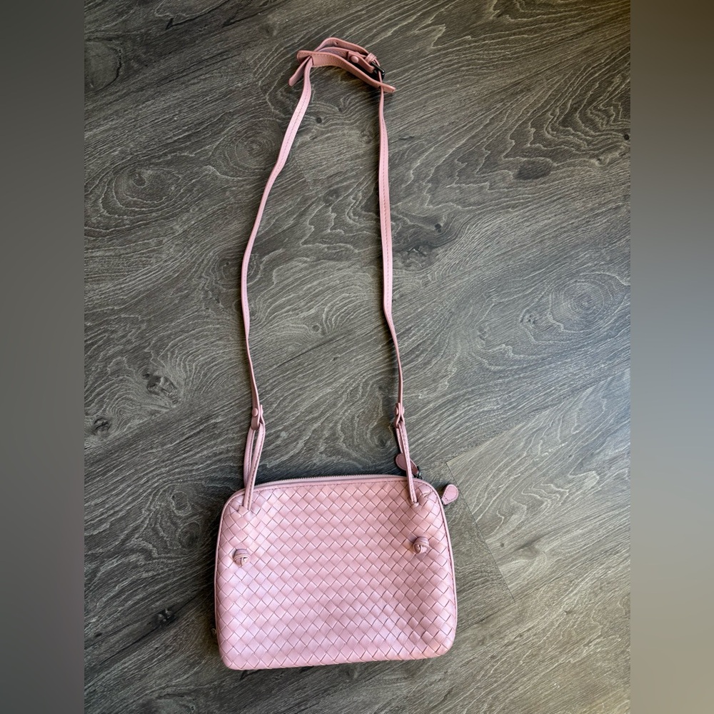 Elegant Pink Woven Shoulder Bag